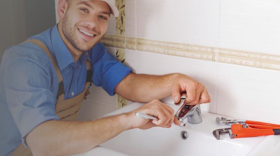 Expert burst pipe repair services in Oark, AR